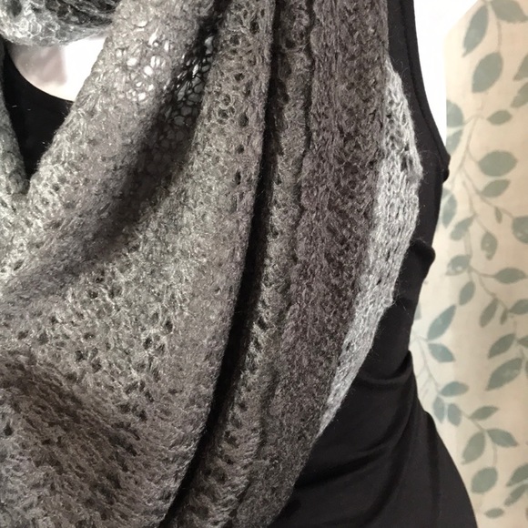 RED CAMEL ENDLESS GRAY/BLACK OMBRÉ SCARF - Picture 3 of 5